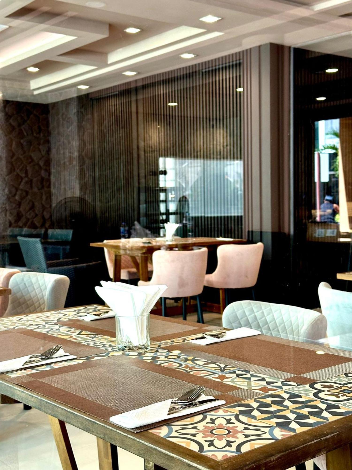 Grand Orlov Apart Hotel Patong Esterno foto