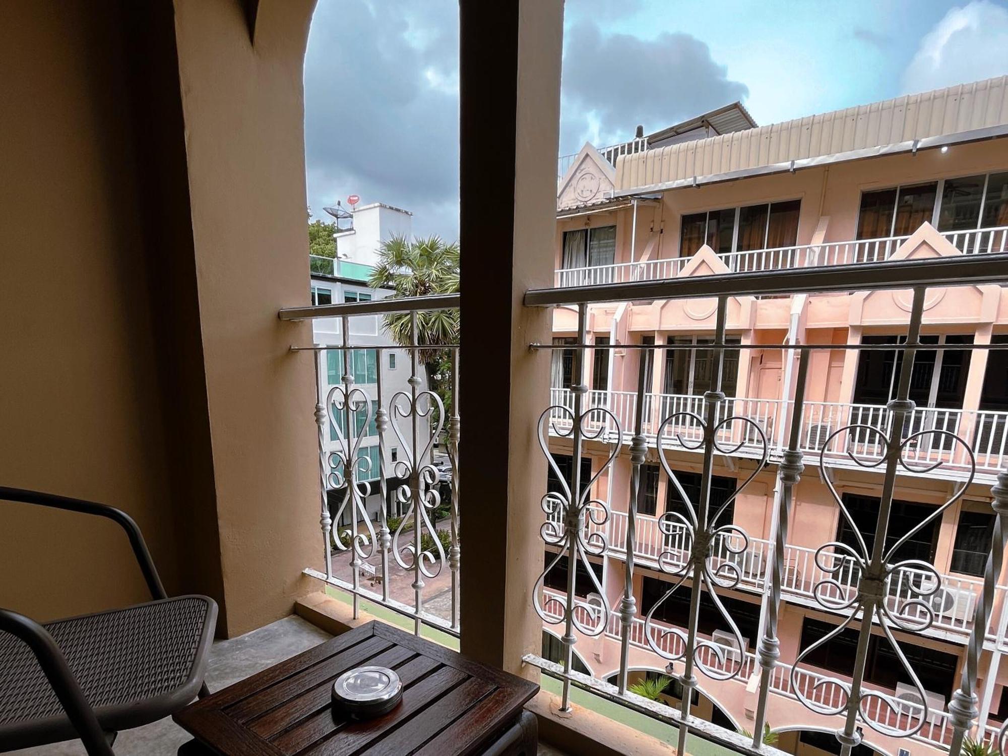 Grand Orlov Apart Hotel Patong Esterno foto