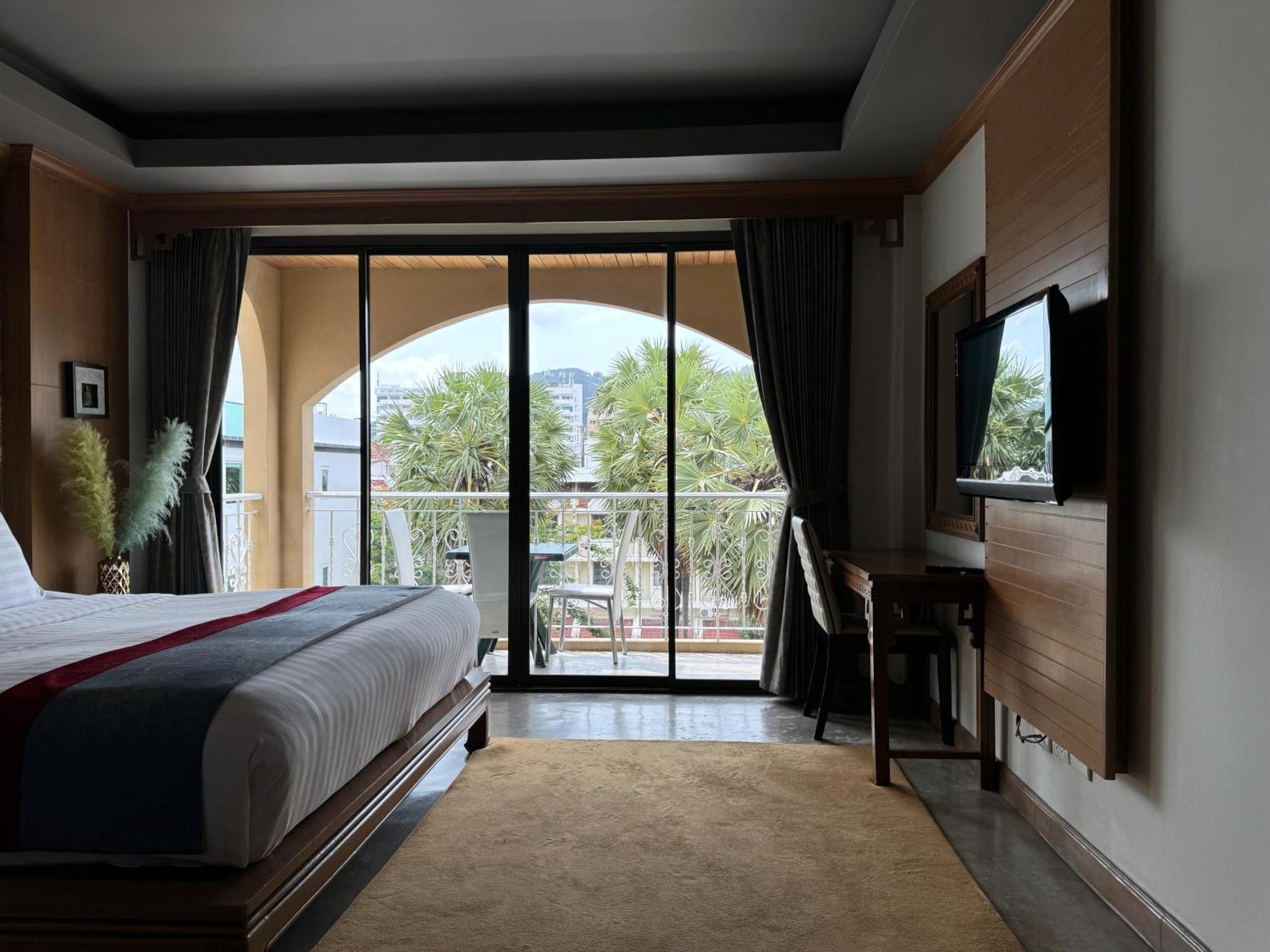 Grand Orlov Apart Hotel Patong Esterno foto