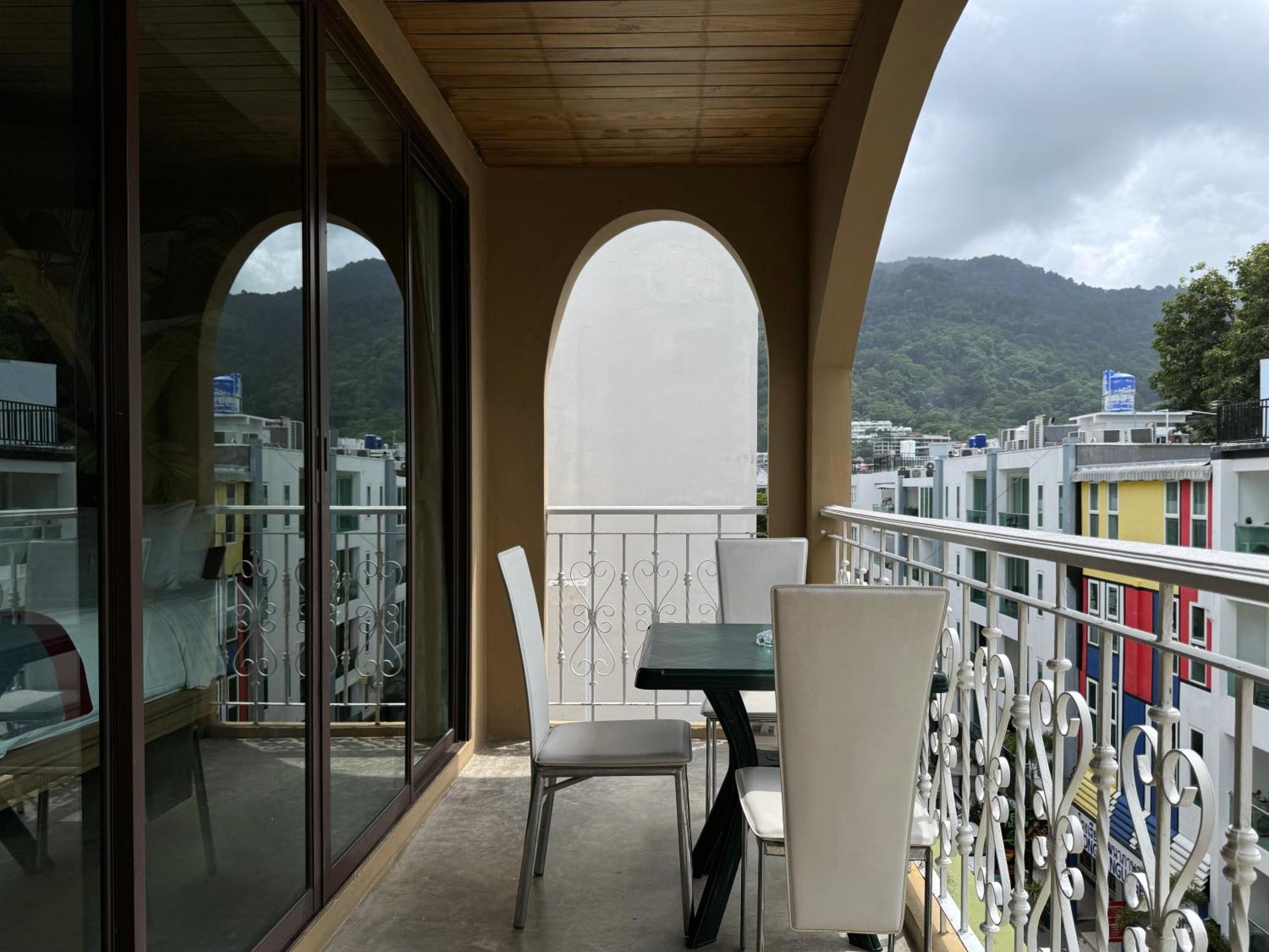 Grand Orlov Apart Hotel Patong Esterno foto