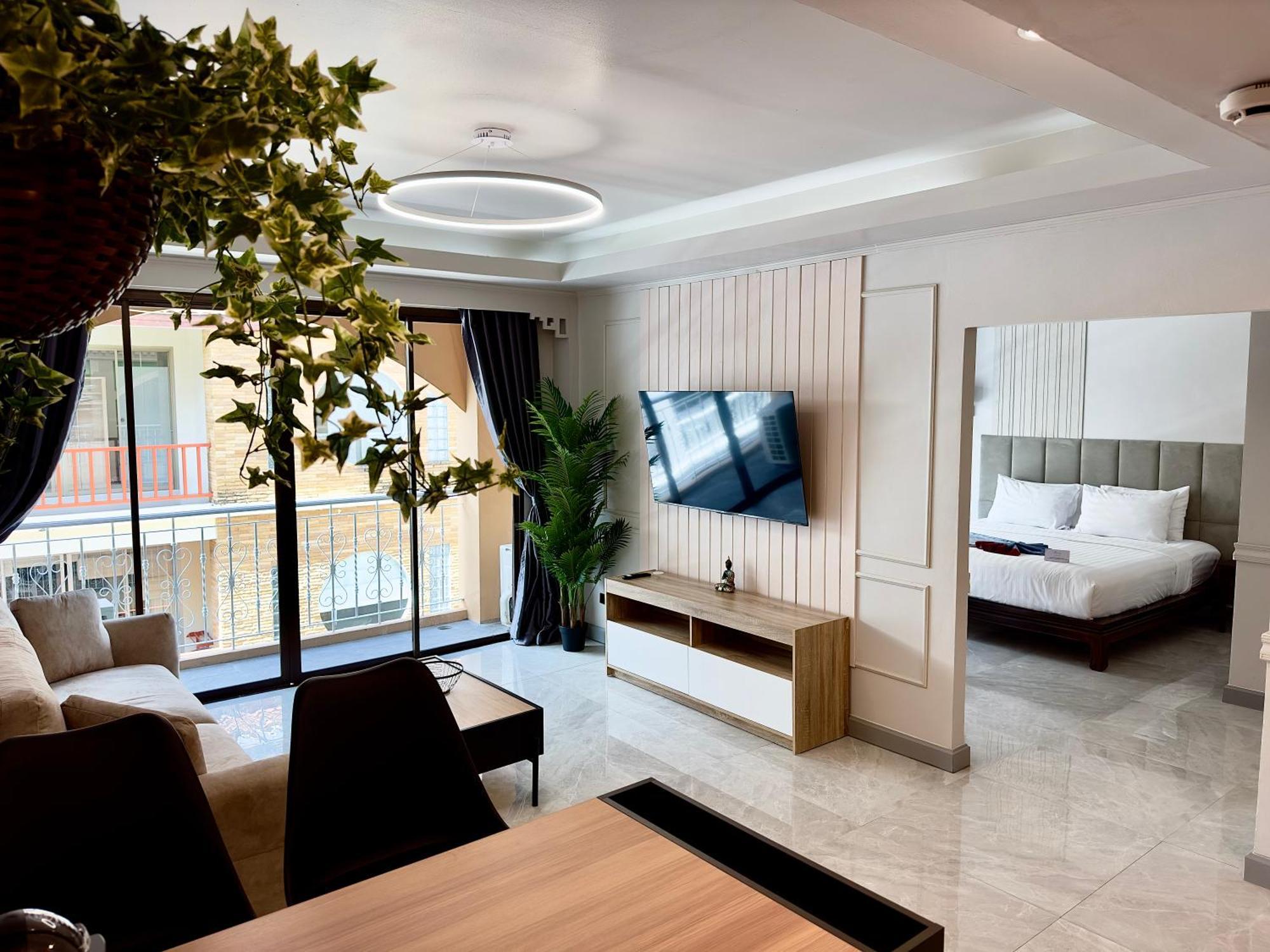 Grand Orlov Apart Hotel Patong Esterno foto